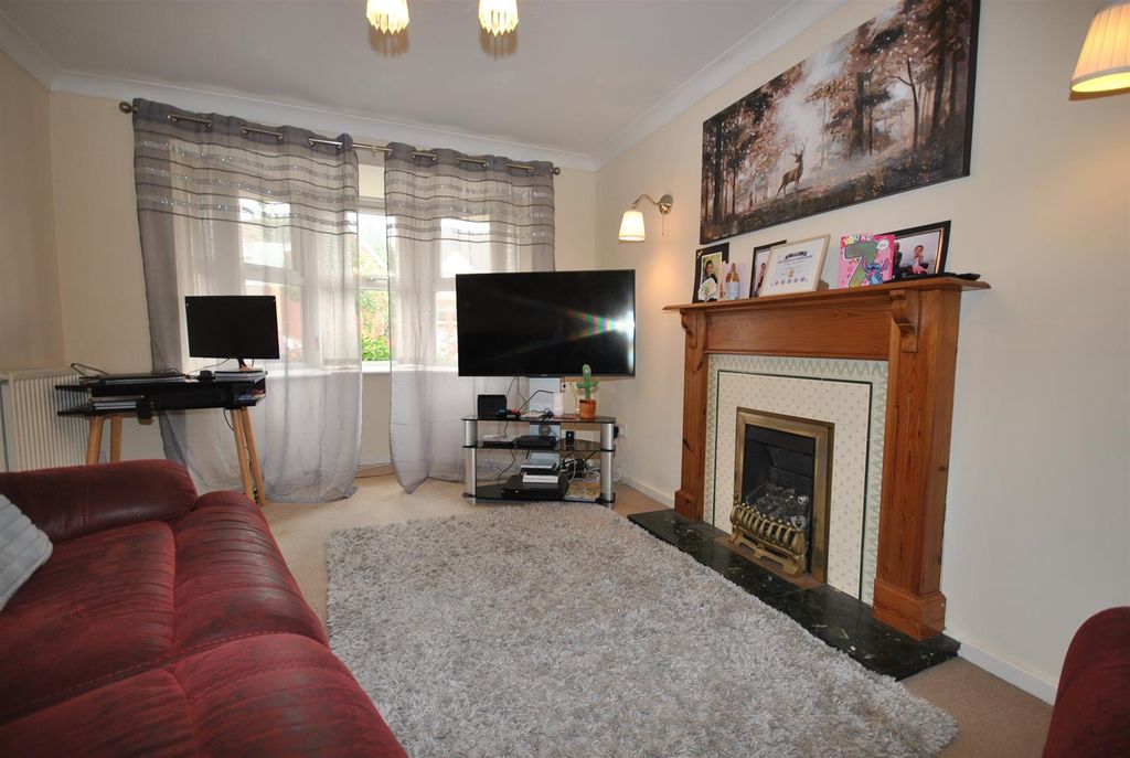 Property photo 3 of 17