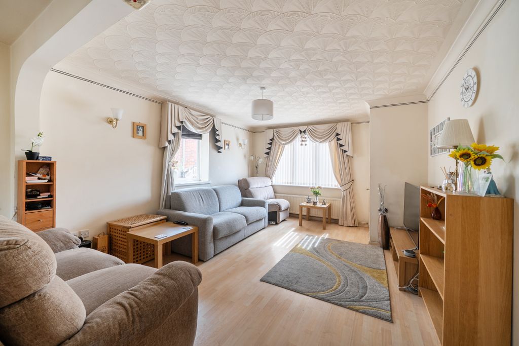 Property photo 2 of 14 151320311