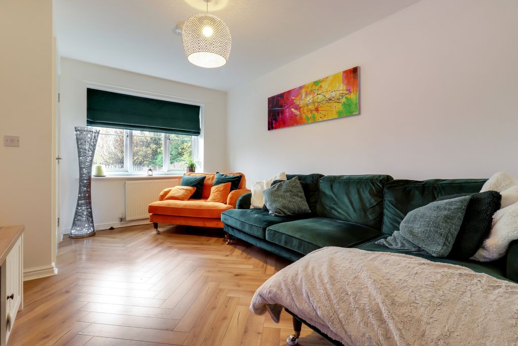 Property photo 2 of 13 2- Rob Hammond Ewemove Pontefract