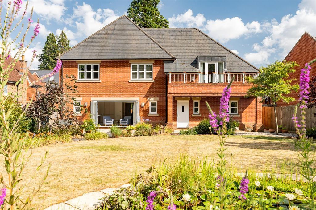 Property photo 2 of 27 External-12.Jpg