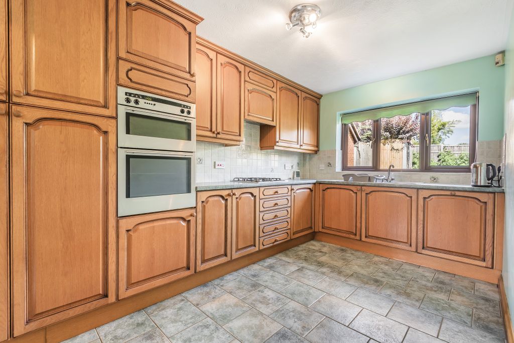 Property photo 2 of 16