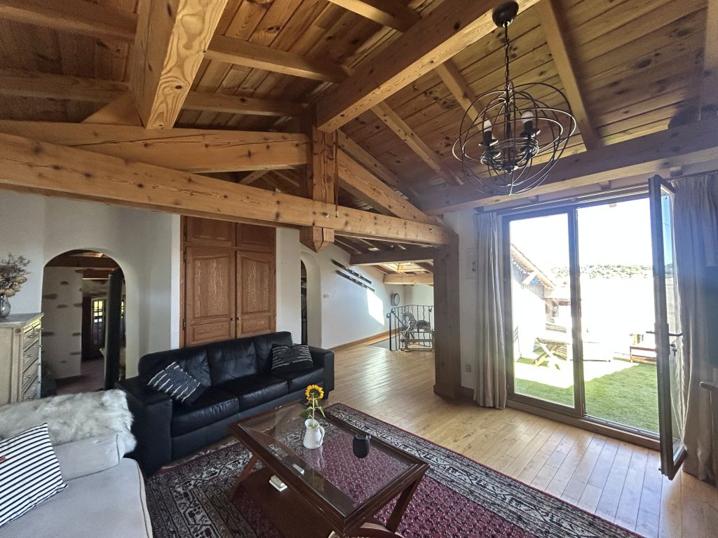 Property photo 1 of 17 Main Exterior View