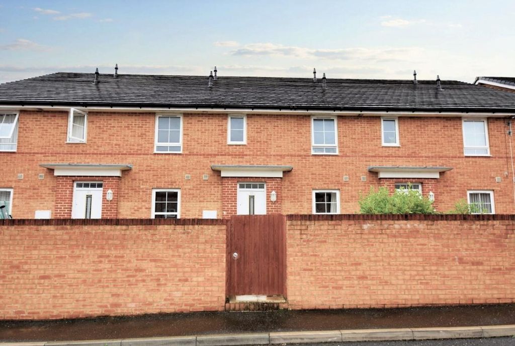 Property photo 1 of 8 Front (Exterior)