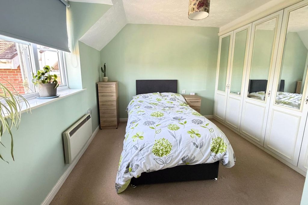 Property photo 2 of 10 Picture No. 04