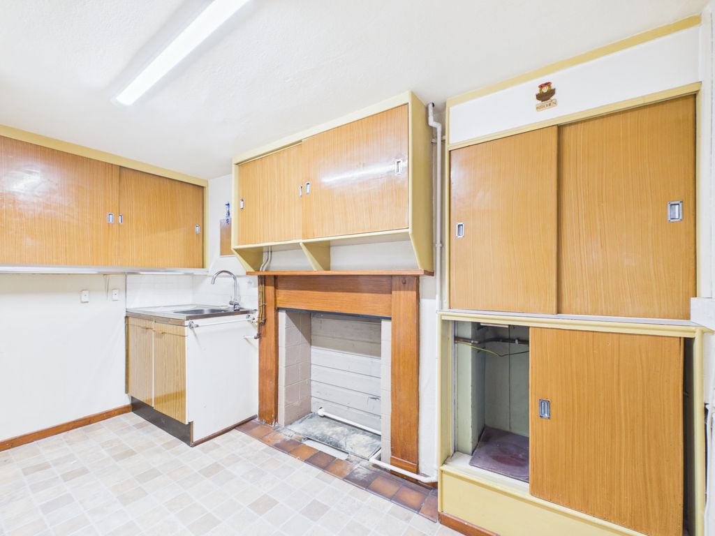 Property photo 3 of 19 Cam03185G0-Pr0153-Still011