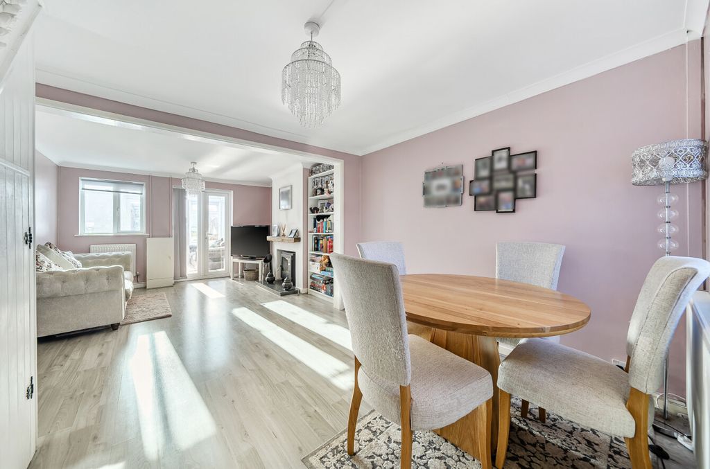 Property photo 3 of 13 1403718-4-6979Ffa...