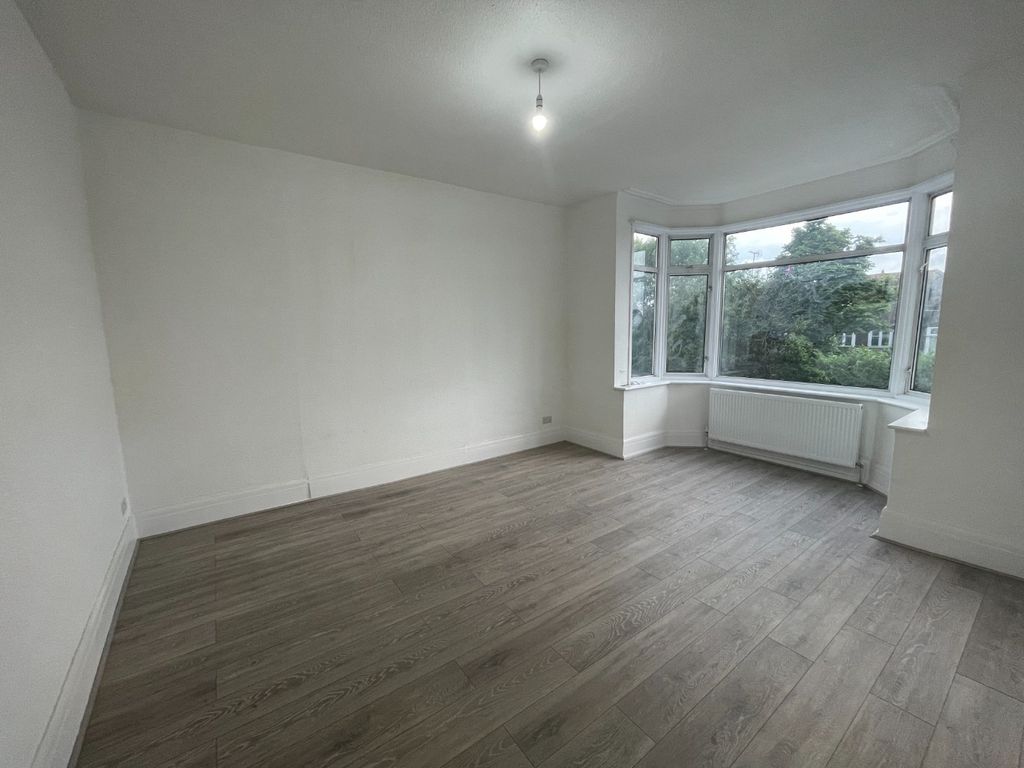 Property photo 1 of 12 3392781