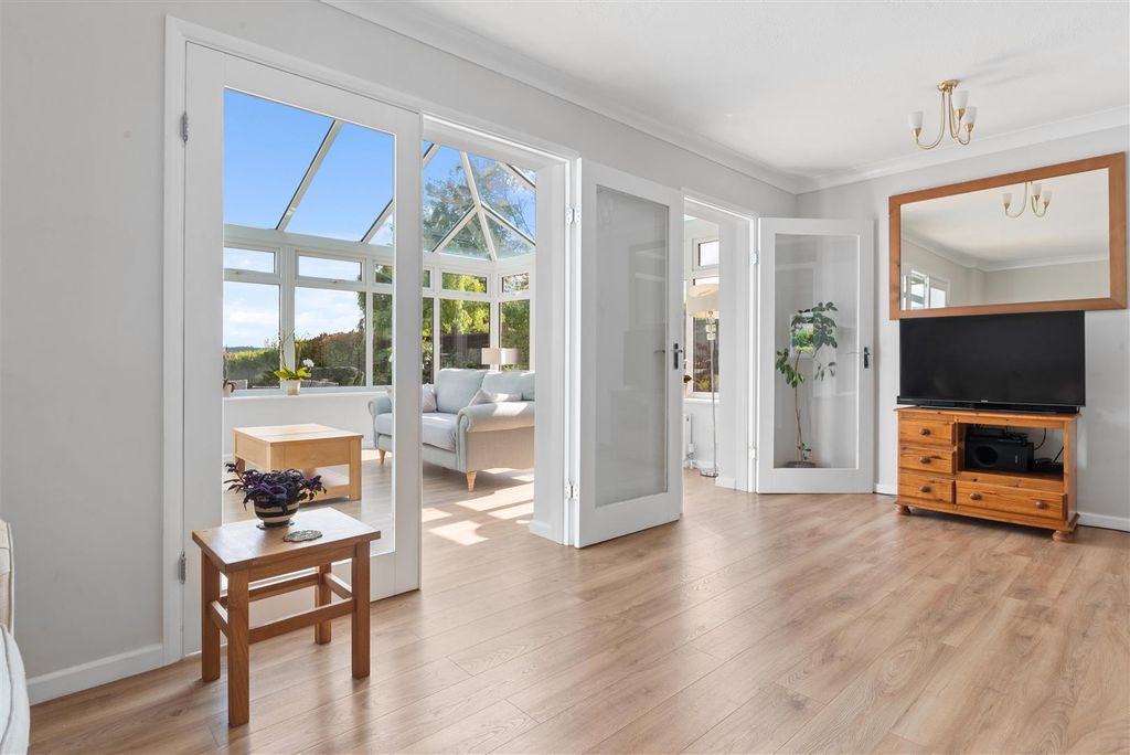 Property photo 2 of 27 Living Room