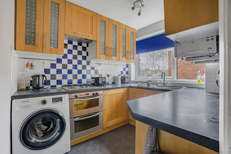 Property photo 3 of 11 Kitchen