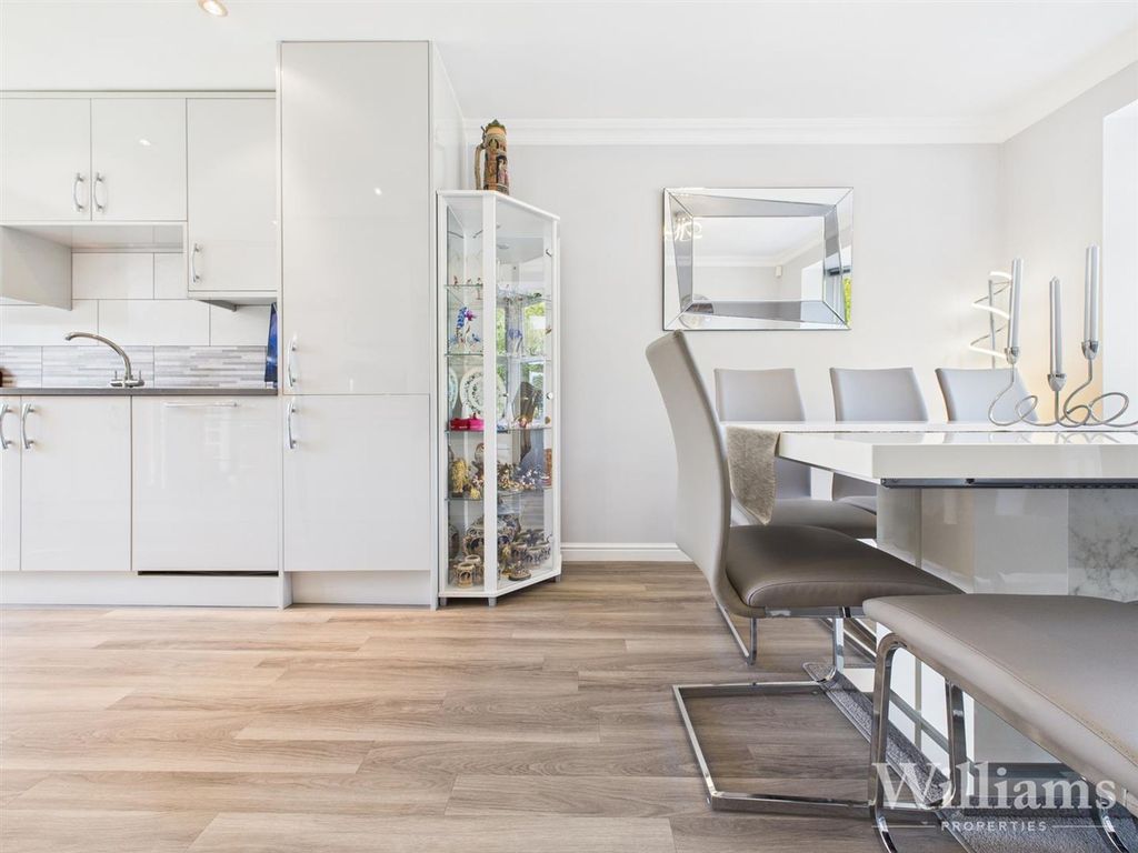 Property photo 2 of 20 Cam04950G0-Pr0124-Still009 - Copy - Copy.Jpg