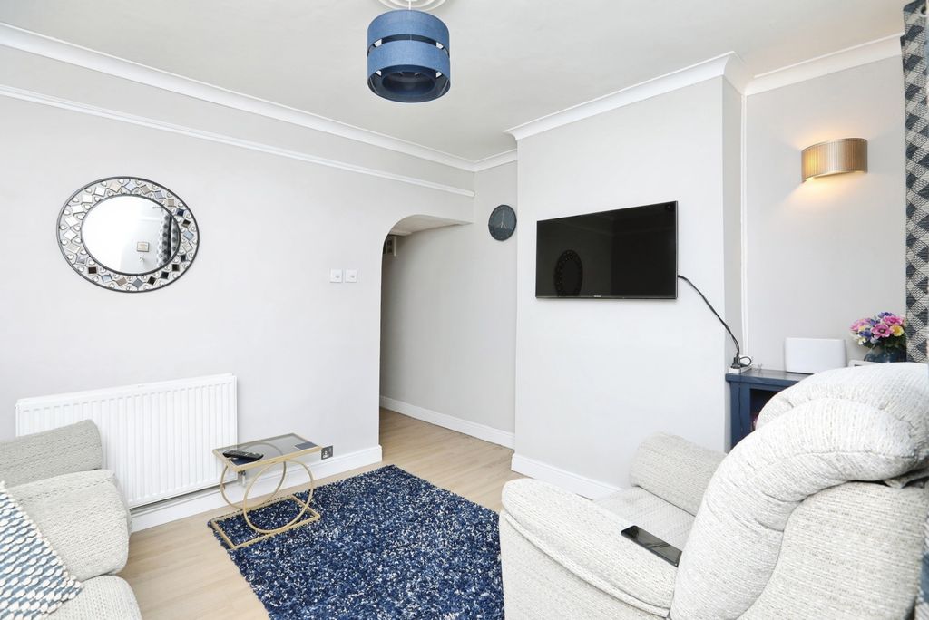 Property photo 2 of 18 Pbox-Img.Jpg