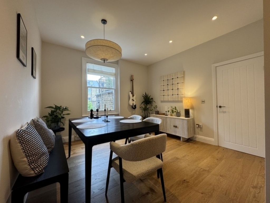 Property photo 3 of 12 4