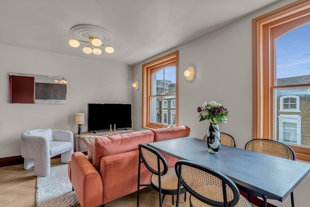 Property photo 1 of 32 Living Room