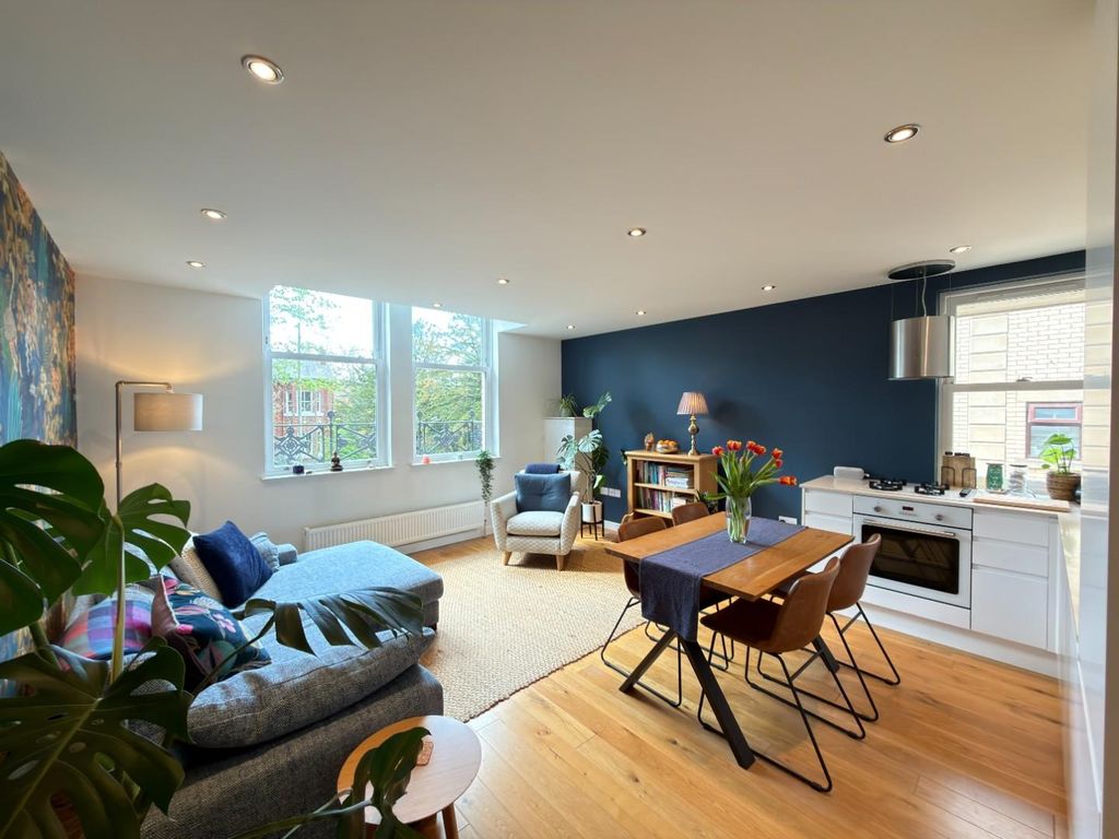 Property photo 2 of 24