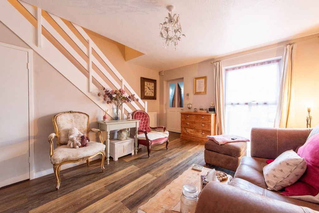 Property photo 2 of 19