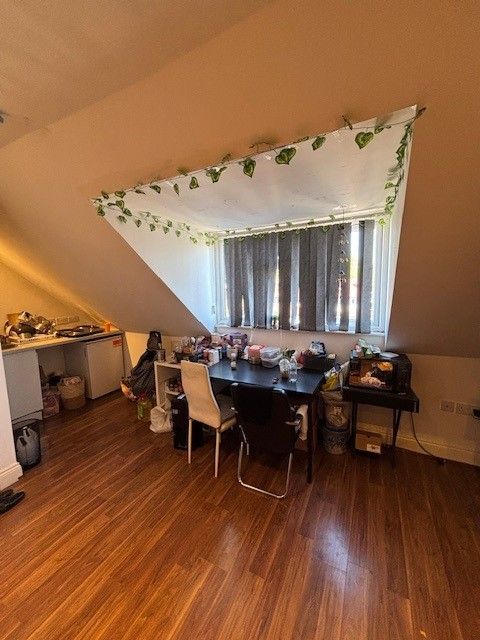 Property photo 1 of 8 Living Room