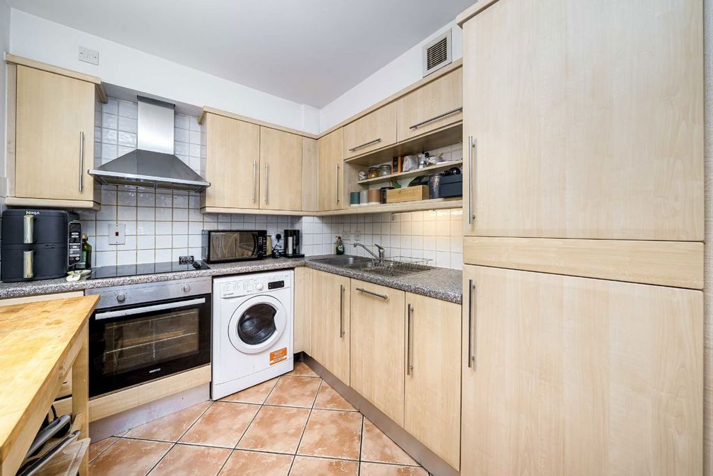 Property photo 3 of 4