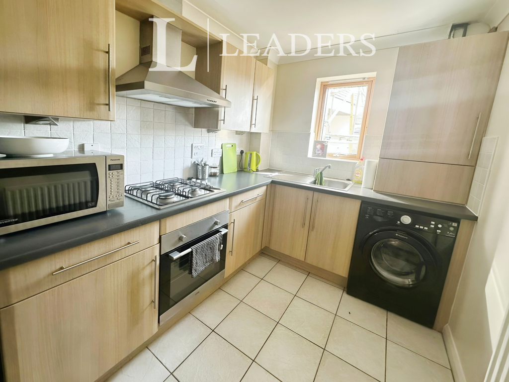 Property photo 2 of 8 Kitchen 2