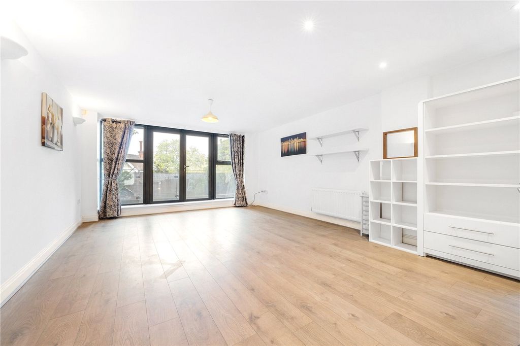 Property photo 2 of 11 Reception