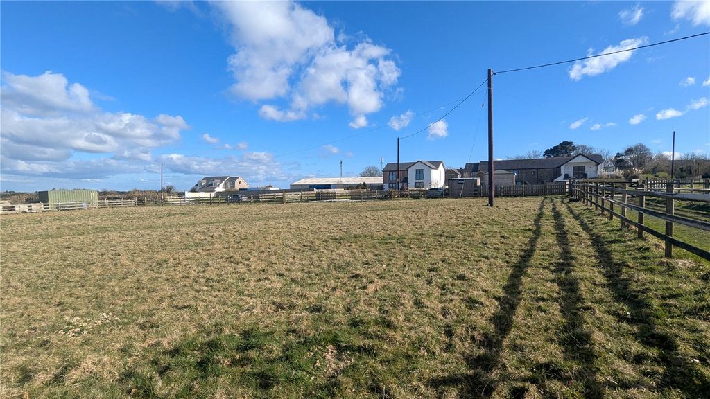Property photo 2 of 17 Picture No. 01