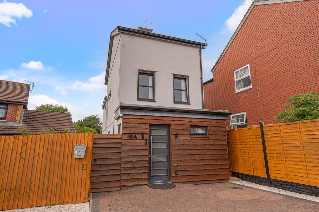 Property photo 1 of 48