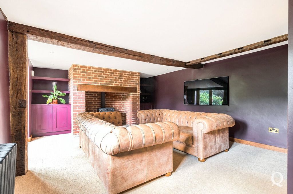 Property photo 3 of 36 39A9Ca77-Fab6-499...