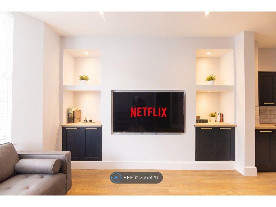 Property photo 2 of 27