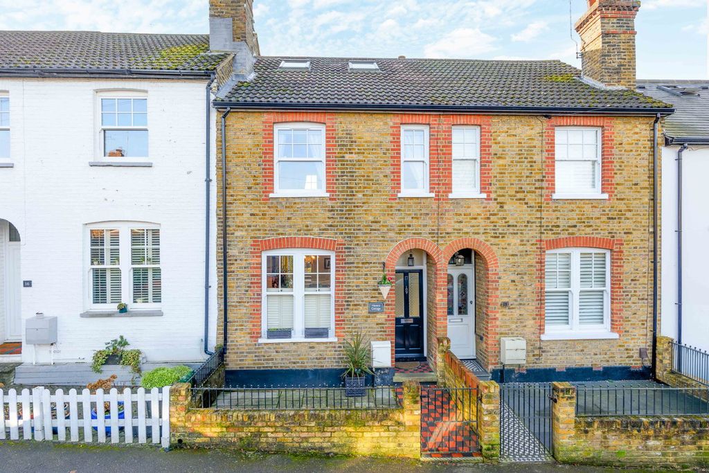 Property photo 1 of 17