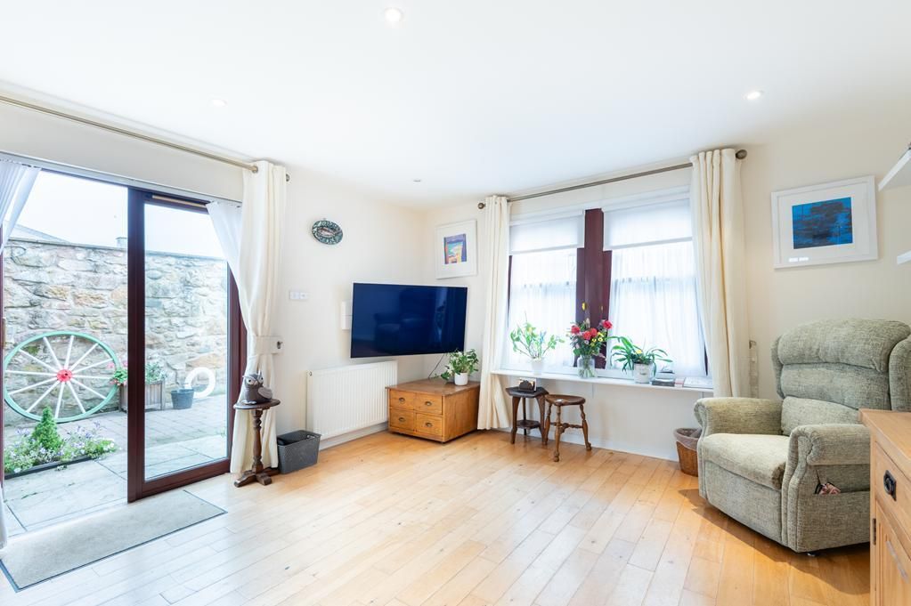 Property photo 3 of 20 Cup1419Seg Lounge Area.Jpg