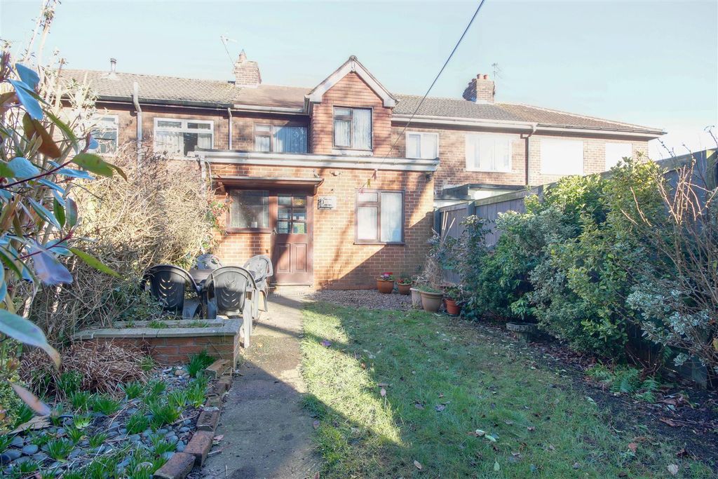 Property photo 3 of 12 Outside