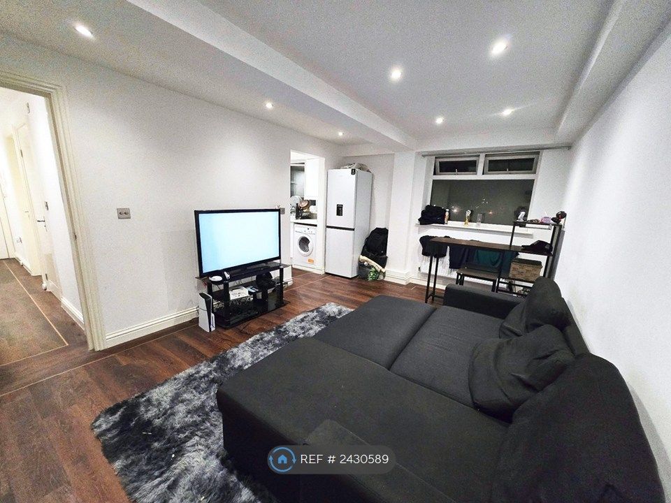 Property photo 3 of 17 Open-Plan Living/Dining Room