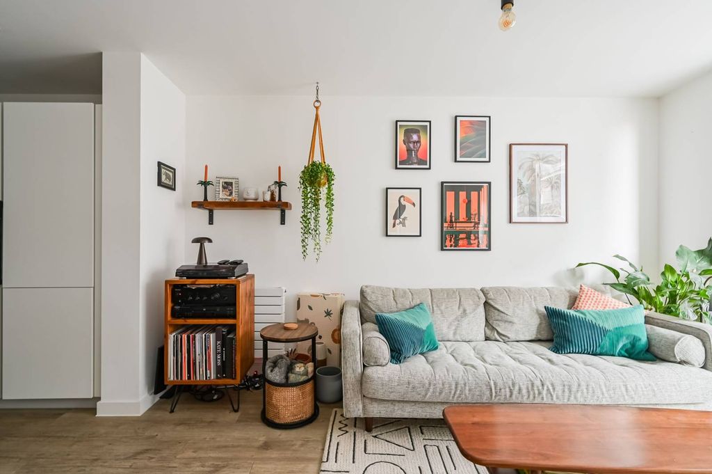 Property photo 1 of 21