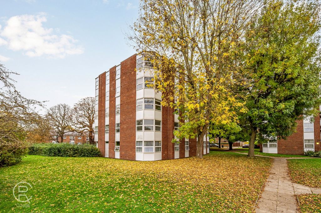 Property photo 2 of 11