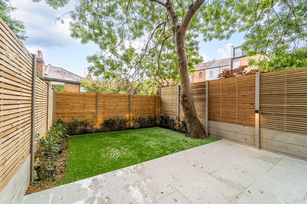 Property photo 2 of 18 Ndb07484-Edit