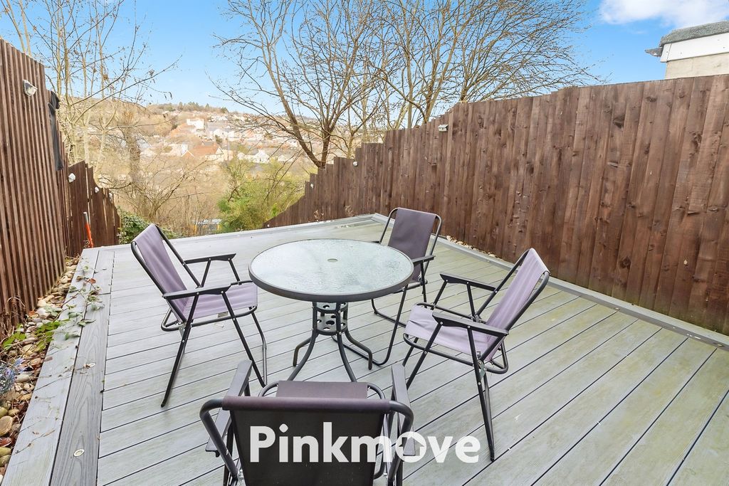 Property photo 3 of 22