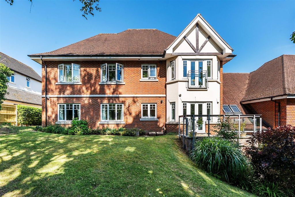 Property photo 1 of 13 15-Harroway-Manor-18.Jpg