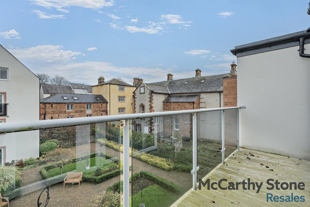 Property photo 3 of 26 8670767-Exterior01-800.Jpg