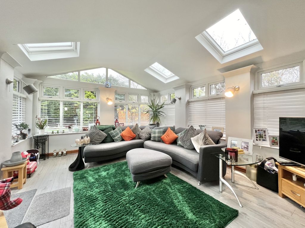 Property photo 3 of 31