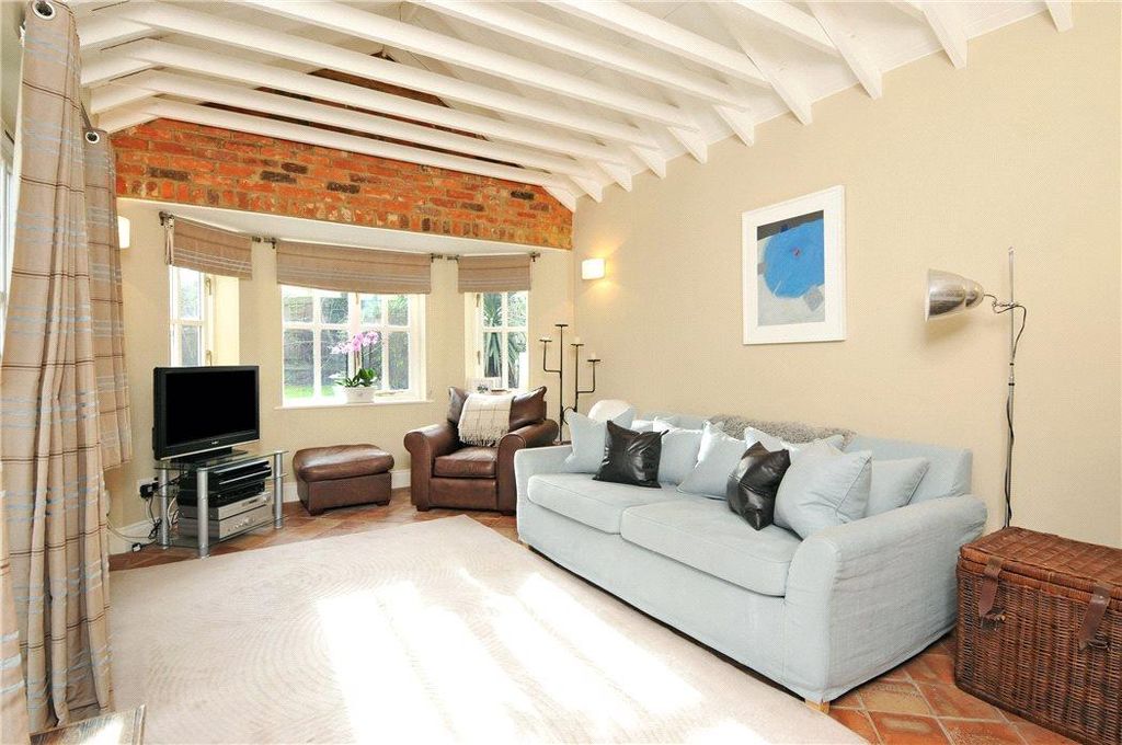 Property photo 2 of 10 Image
