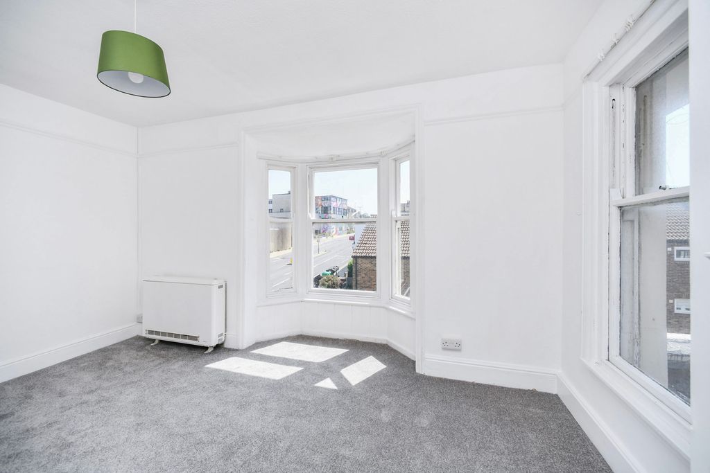 Property photo 2 of 20 Pbox-Img.Jpg