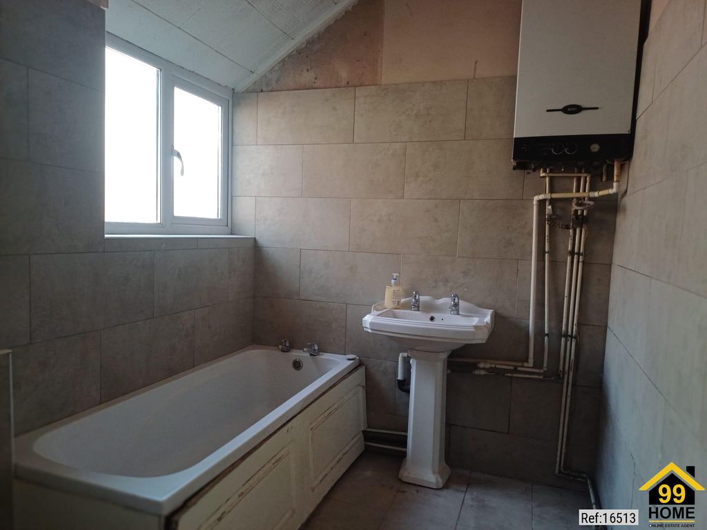 Property photo 3 of 9 Photo 2