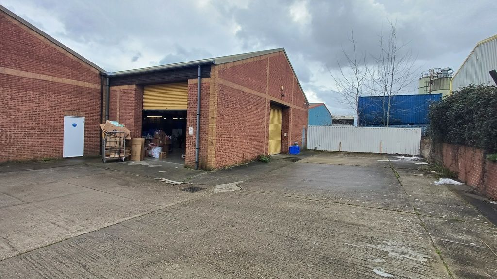 Property photo 1 of 3 Photo 4