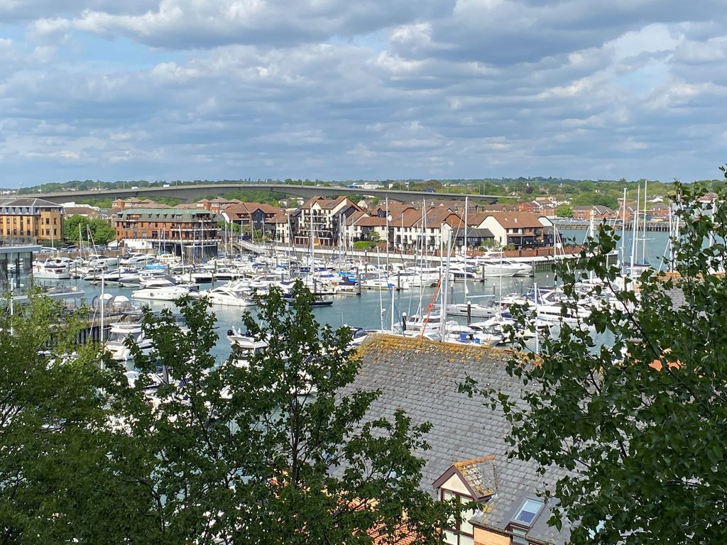 Property photo 2 of 13