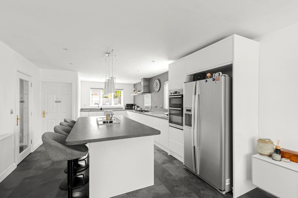 Property photo 2 of 23 Kitchen Dining Room
