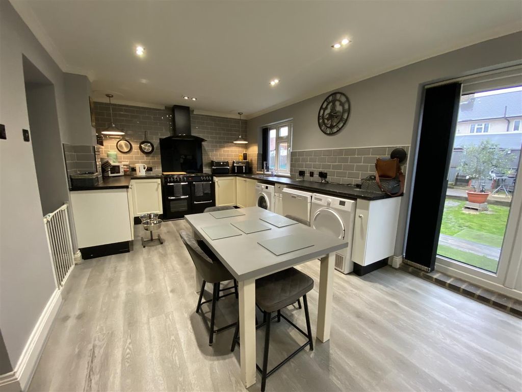 Additional image 10 of 3 bed end terrace house for saleChadway, Dagenham RM8