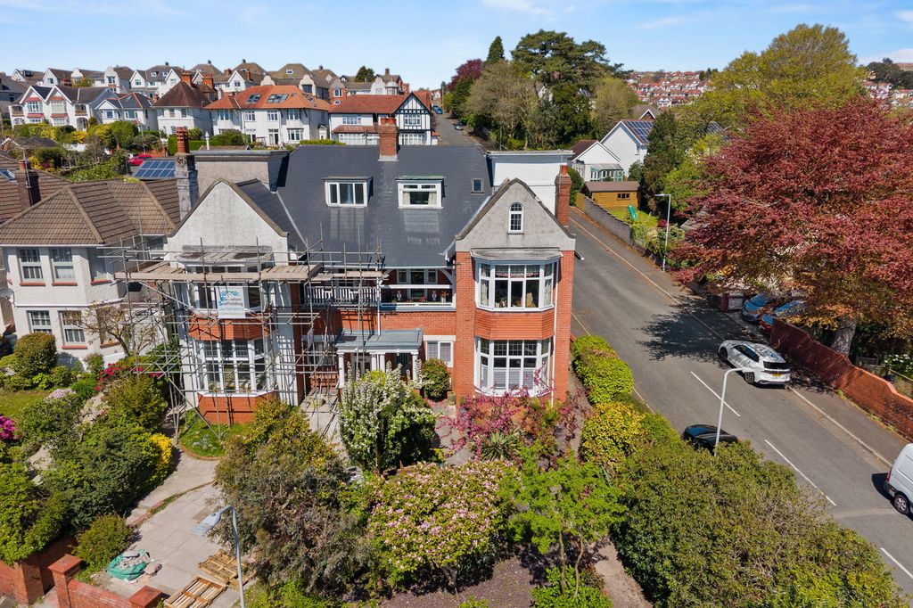 Property photo 1 of 50