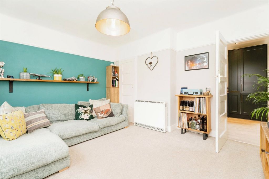 Property photo 2 of 17 Picture No. 03