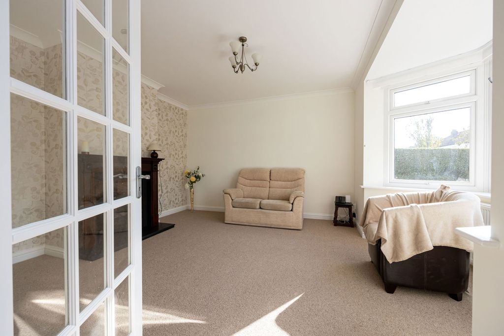 Property photo 3 of 31