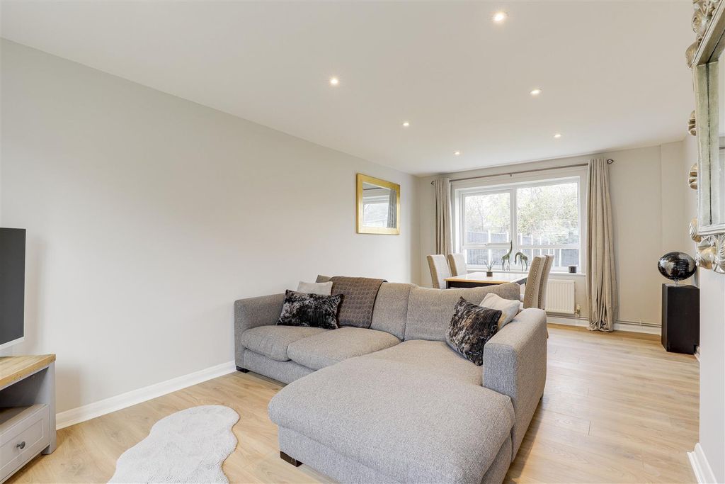 Property photo 2 of 18 11616.Jpg