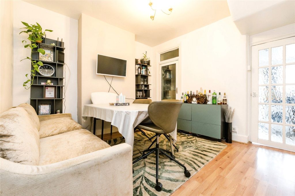 Property photo 2 of 19 Picture No. 02